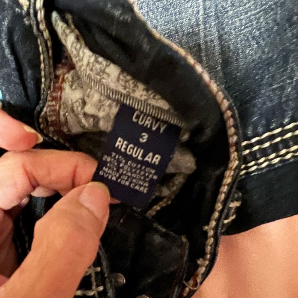 🌸A bundle of ladies jeans 👖 clothes are name brand 😊 - Picture 8 of 16